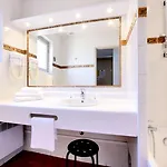 Ξενοδοχείο Plazza 3*
