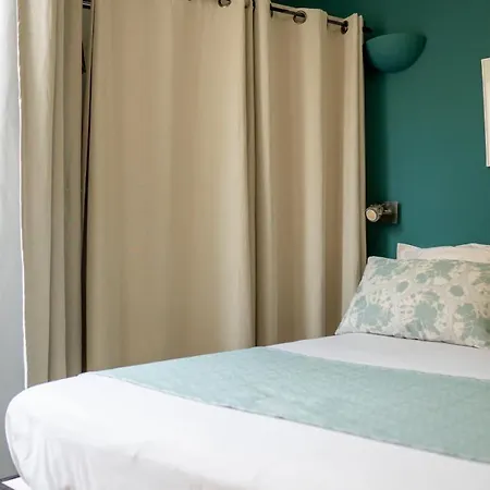 Kyriad Centre Hotel Nîmes