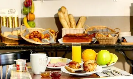 Kyriad Centre Hotel 3*