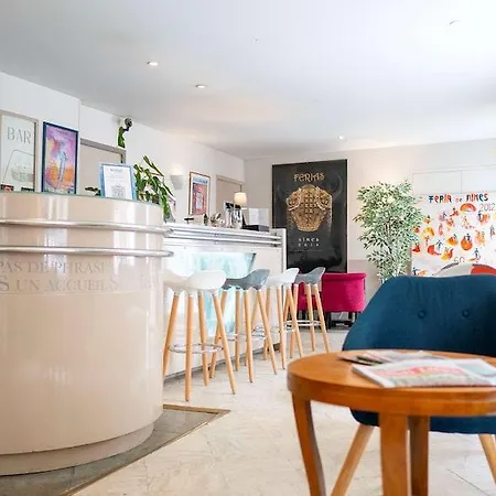 Kyriad Centre Nimes