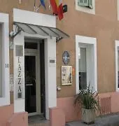 Plazza Szálloda Nîmes