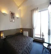 Kyriad Centre 3* Nimes